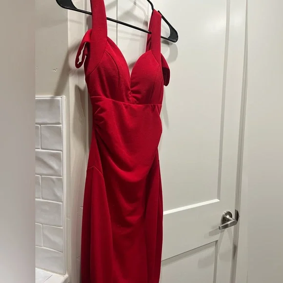 Red Dress - Picture 2 of 7